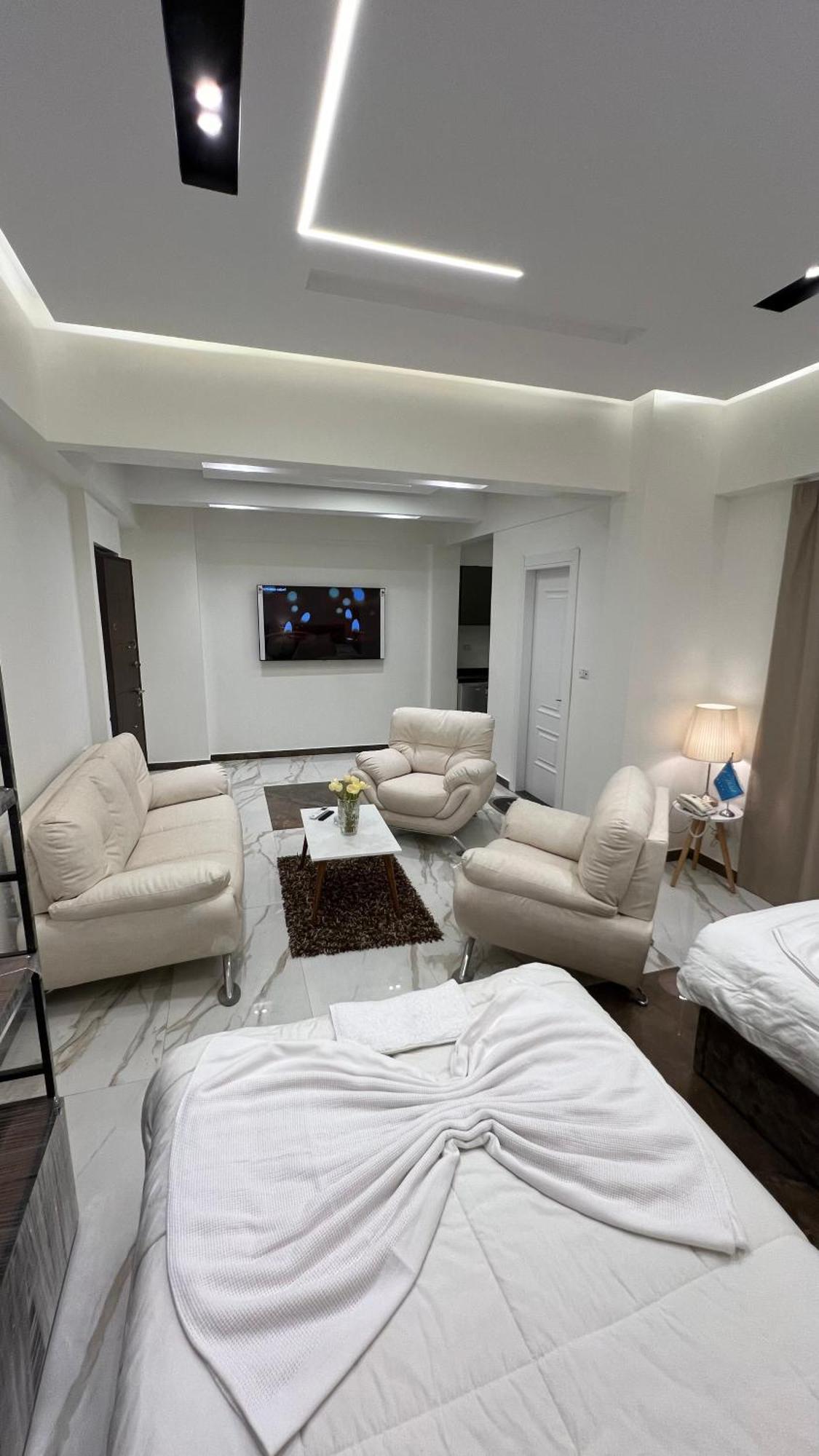 Special In Private In New 90 Street 255 Panafsig 11 *